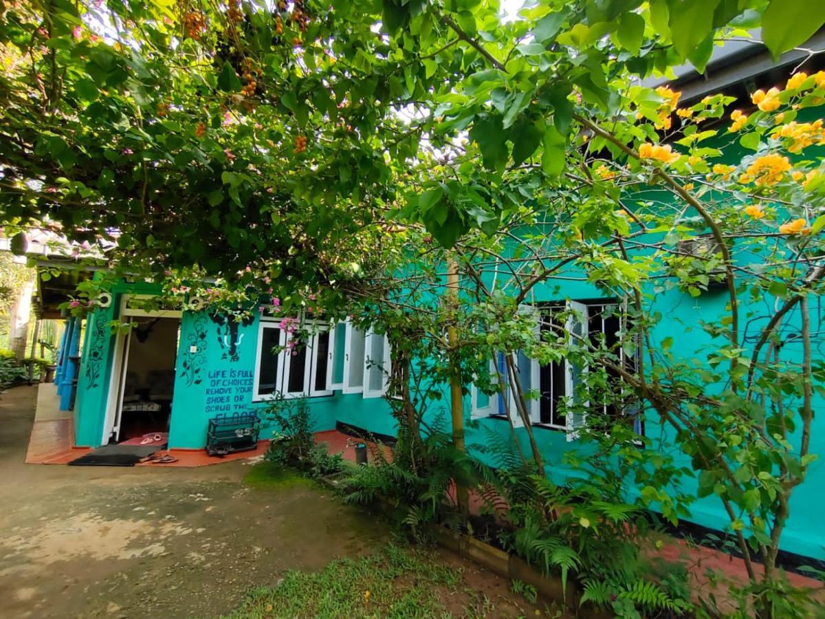 The 1964 Holiday Bungalow Ella Exterior photo
