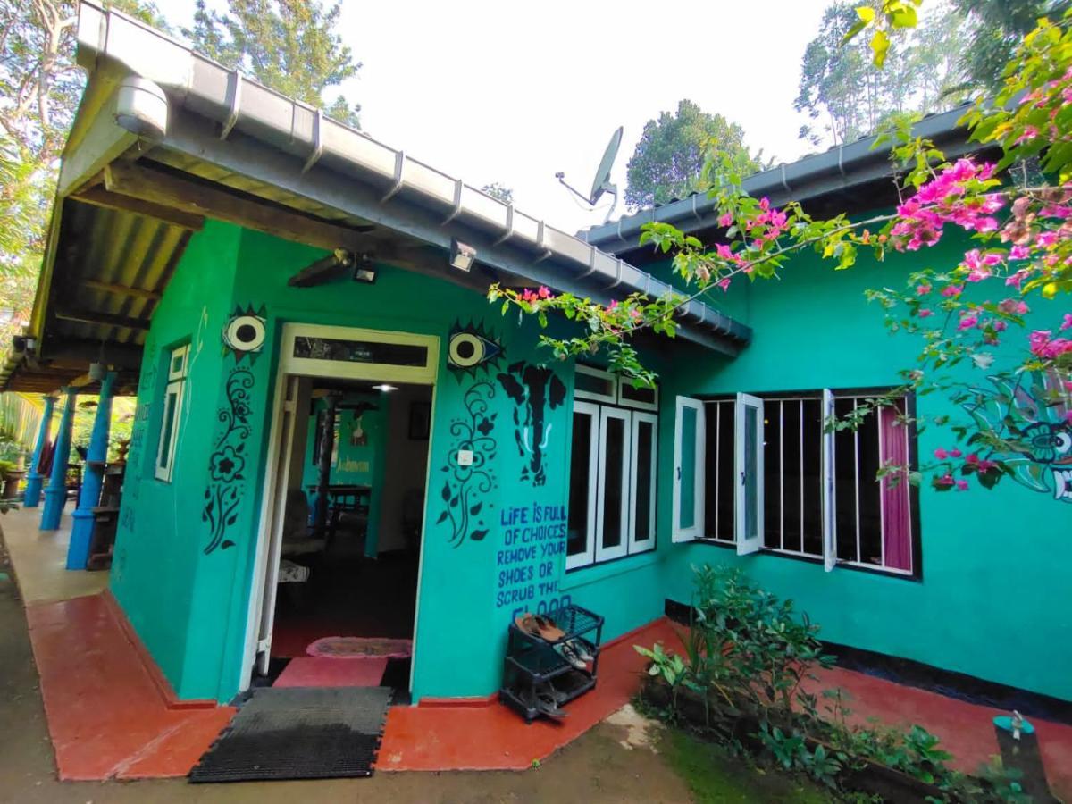 The 1964 Holiday Bungalow Ella Exterior photo